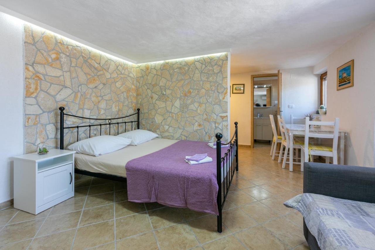Apartments Kira تْسْغيكفانِتْسا المظهر الخارجي الصورة