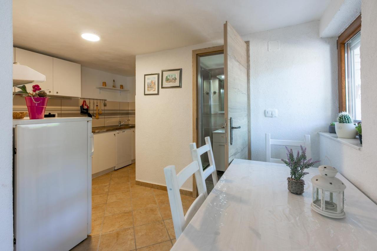 Apartments Kira تْسْغيكفانِتْسا المظهر الخارجي الصورة